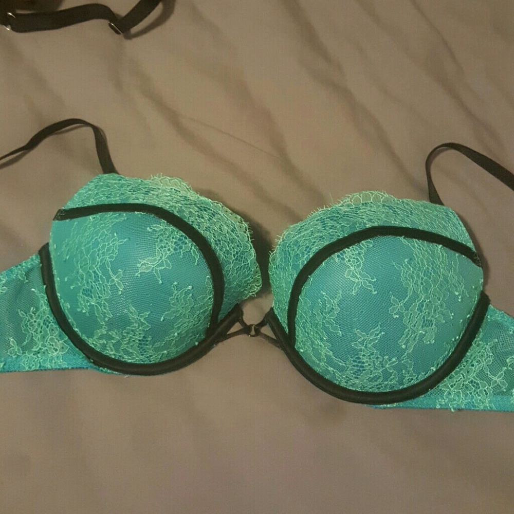 Victoria's Secret push up bra 34DD